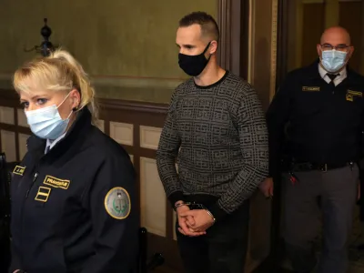 domnevni vodja hudodelske združbe Ale&scaron; Zupančič<br><br> <br><br>- 21.12.2020 &ndash; sojenje - predobravnavni narok za 39 obtoženih vpletenosti v trgovino z drogo &ndash; mednarodna hudodelska združba je s trgovanjem heroina, kokaina, ekstazija, marihuane, ha&scaron;i&scaron;a in amfetamina spid zaslužila najmanj 1,3 milijona evrov<br><br> <br><br>//FOTO: Jaka Gasar