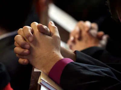 molitev - verniki - vernik - cerkev- 1.12.2013 Evangeličanska cerkev Martina Luthra v Murski Soboti - inavguracija novega &scaron;kofa Evangeličanske cerkve  //FOTO: Tomaž Skale