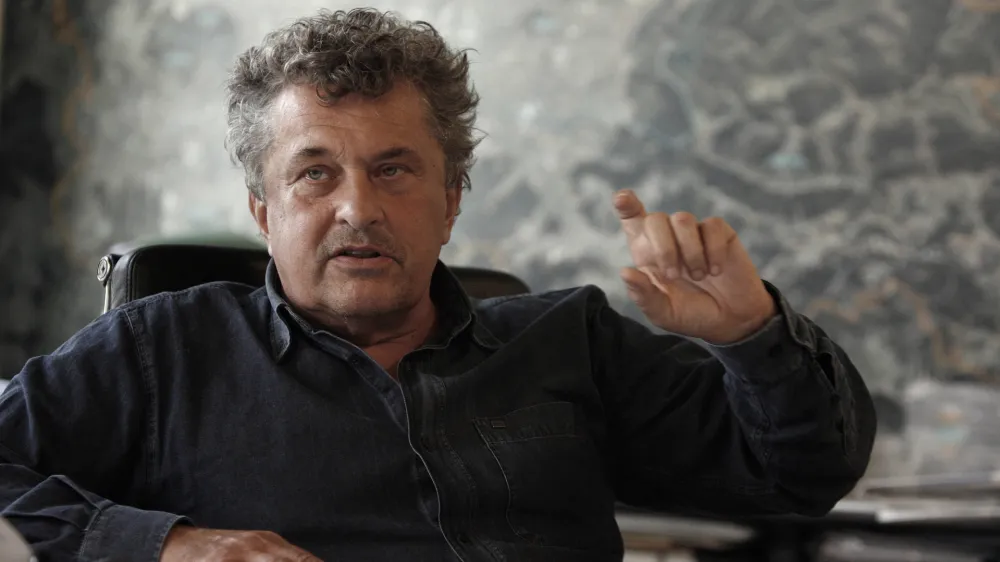 arhitekt Janez Koželj, ljubljanski podžupan za urbanizem, profesor na Fakulteti za arhitekturo, kjer poučuje predmet Arhitektura mesta in projektiranje. <br><br><br><br>//FOTO: Bojan Velikonja <br>OPOMBA: ZA OBJAVO V PRILOGI &ndash; DNEVNIKOV OBJEKTIV - INTERVJU <br>