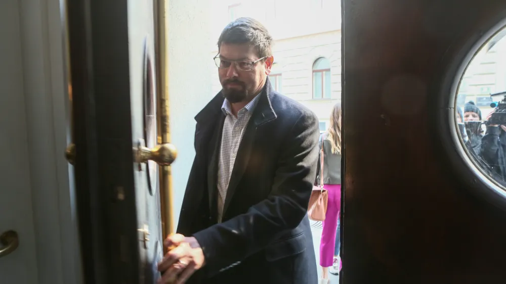 predsednik Konfederacije sindikatov Pergam Jakob Počivav&scaron;ek- 19.10.2018 &ndash; prva pogajanja med vlado s sindikati javnega sektorja o re&scaron;evanju stavkovnih zahtev - //FOTO: Luka Cjuha.