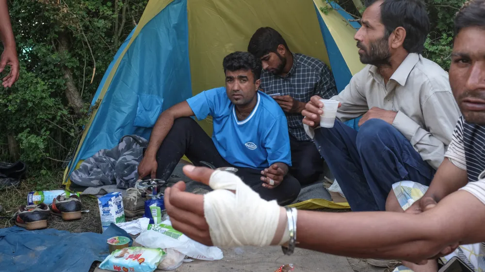 - 11.06.2018 - Velika Kladu&scaron;a- Migranti 2018 - Bosna in Hercegovina (BIH) - nova migrantska balkanska pot iz Makedonije preko Kosova, Črne gore, Bosne in Hercegovine proti zahodni Evropi - džamijska begunska pot - begunci -  //FOTO: Luka Cjuha.