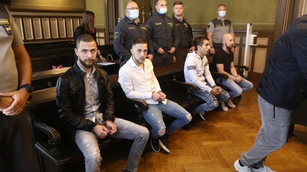 - 23.09.2022 - sojenje Marku Belclu, Marjanu Brajdiču, Mihaelu Grmu in Marjanu Grmu za brutalni umor 77-letnega Slavca Knaflja marca 2021, ki je živel v gozdu pri Zgornjih Duplicah v okolici Grosupljega //FOTO: Luka Cjuha