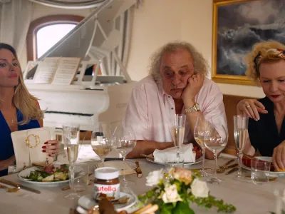 trikotnik žalosti film