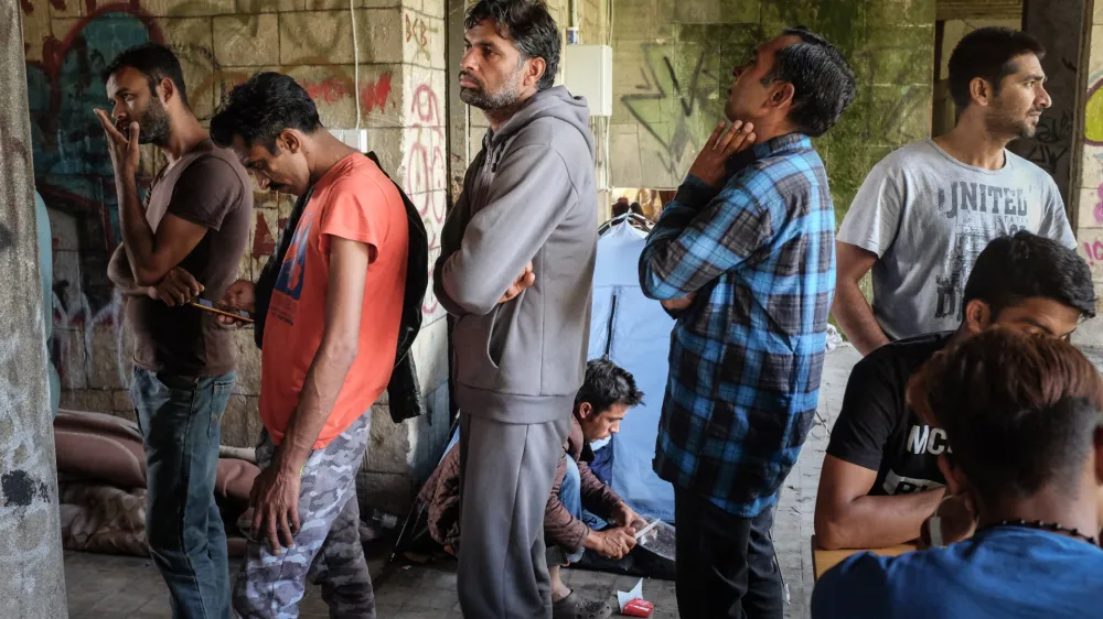 - 12.06.2018 - Bihać,- Migranti 2018 - Bosna in Hercegovina (BIH) - nova migrantska balkanska pot iz Makedonije preko Kosova, Črne gore, Bosne in Hercegovine proti zahodni Evropi - džamijska begunska pot - begunci -  //FOTO: Luka Cjuha.