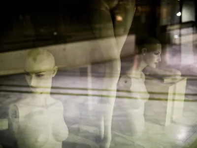 - 03.02.2021&ndash; Simbolična fotografija, lutke, psihologija, mdečlove&scaron;ki odnosi, spolnost, spolno nadlegovanje. //FOTO: Bojan Velikonja