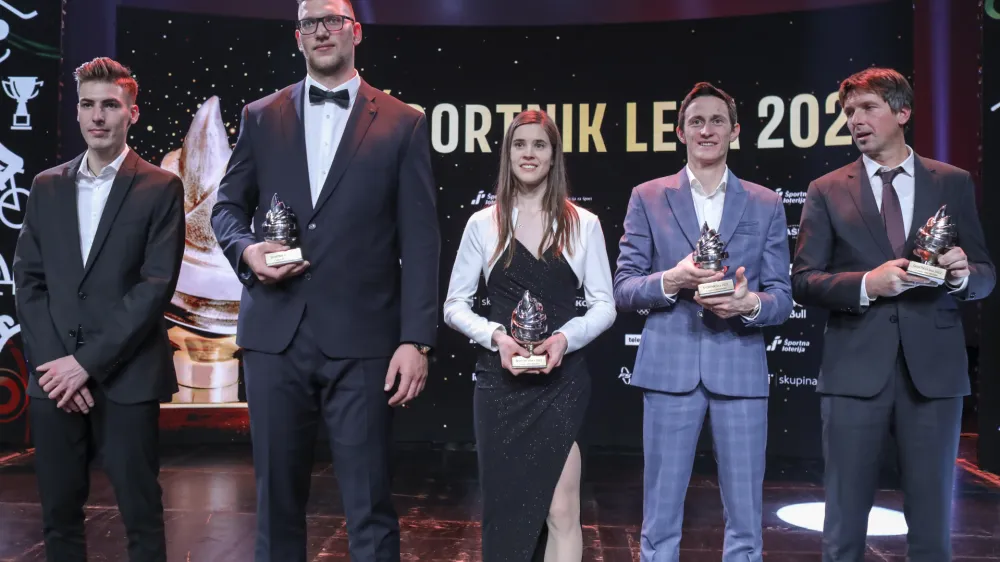 &scaron;portnik leta 2022 Kristjan Čeh, &scaron;portnica leta 2022 Ur&scaron;a Bogataj, &scaron;portna ekipa leta 2022- 13.12.2022 - Razglasitev &Scaron;portnik leta 2022 v organizaciji Dru&scaron;tva &scaron;portnih novinarjev Slovenije - priznanja za najbolj&scaron;ega &scaron;portnika in &scaron;portnico ter najbolj&scaron;o ekipo iztekajočega se leta. //FOTO: Jaka Gasar