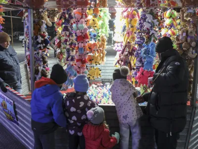 Namesto da bi mesto lunapark in panoramsko kolo decembra imelo v sredi&scaron;ču, tako kot mnoga druga evropska mesta, je ta zabava umaknjena v ljubljanski BTC.&nbsp;