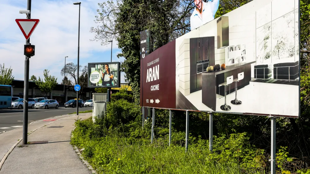 In&scaron;pektorat mestne občine Ljubljana bo z novim letom začel sistematično preverjati zakonitost ogla&scaron;evalskih objektov tako na javnih kot zasebnih povr&scaron;inah.
&nbsp;