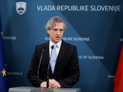 Ljubljana, vlada.<br>Izjava za medije po seji sveta za nacionalno varnost.<br>Predsednik vlade Robert Golob.