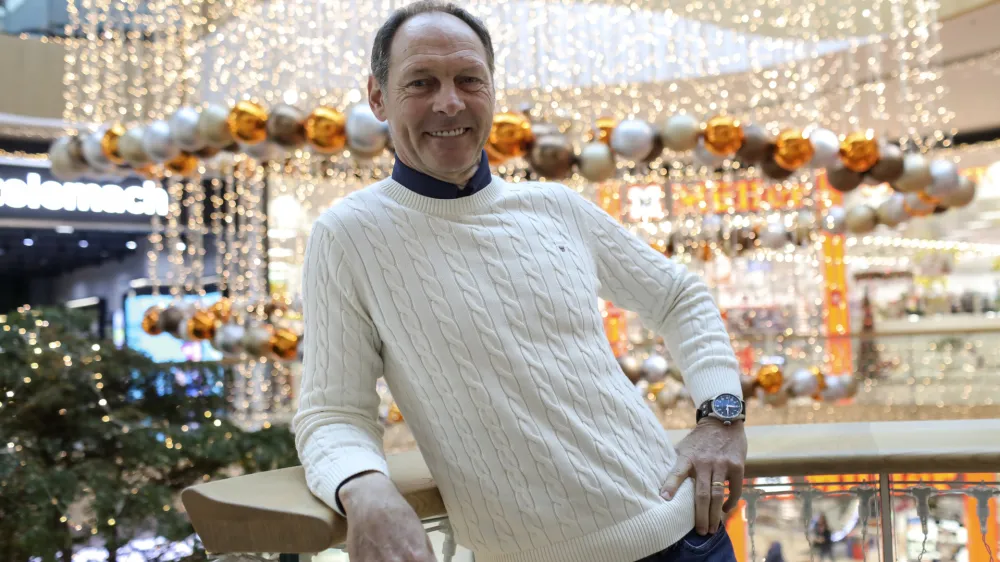 - 07.12.2022 - Jože Potrebuje&scaron;, glasbenik in skladatelj, ustanovni član glasbene skupine Čuki, //FOTO: Jaka GasarOPOMBA: Novoletni intervju Nedeljski dnevnik 2022