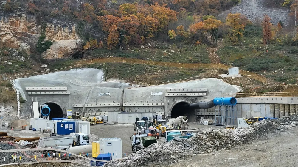 Gradbi&scaron;če 2. tira, december 2022