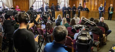 Na tiskovni konferenci policije v Moscowu se je trlo novinarjev. Zaradi malo znanega je namreč primer več tednov razburjal ameriško javnost.