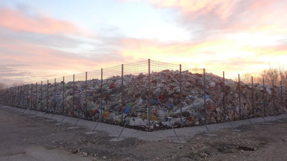 Embalažni kaos - neprevzeta odpadna embalaža - DROE - Ljubljana - 2014