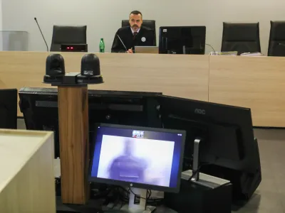 sodnik Tomaž Brom&scaron;e Alen Bajc - 06.01.2023 &ndash; sojenje primer Kava&scaron;ki klan - nadaljevanje predobravnavnih narokov domnevnim članom slovenskega dela Kava&scaron;kega klana, ta izvira iz Črne gore &ndash; tožilstvo očita, da naj bi vsaj od decembra 2018 do maja 2021 na območju več držav v okviru hierarhično organizirane kriminalne združbe na veliko trgovali z drogo. //FOTO: Bojan Velikonja 