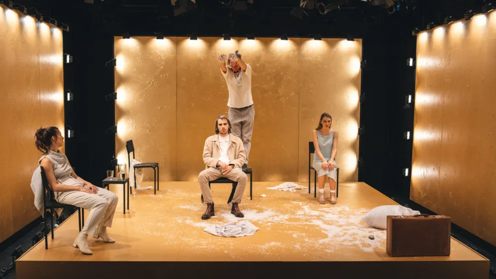 Neznosno dolgi objemi, MGL 2022