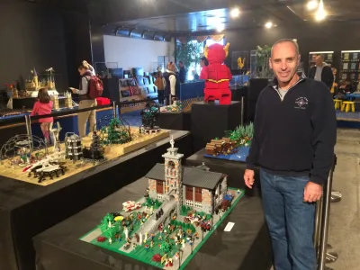 Vedran &Scaron;ubic ob svoji lego stvaritvi Plečnikove cerkve