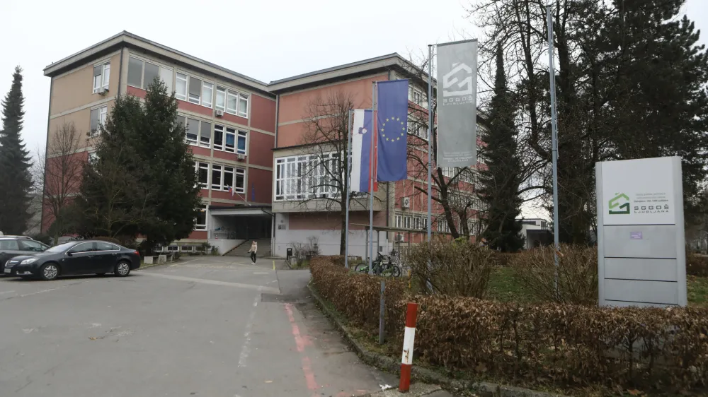 - 13.01.2023 - Srednja gradbena, geodetska in okoljevarstvena &scaron;ola - SGGO&Scaron; Ljubljana, Dunajska cesta 102,&nbsp;//FOTO: Luka CjuhaOPOMBA: INFORMATIVA - &scaron;olska priloga - vpis v sredje &scaron;ole &ndash; &scaron;olstvo - 