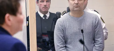 Brian Walshe ni priznal krivde glede oviranja policijske preiskave. Tožilstvo mu očita, da je lagal in zavajal preiskovalce. 