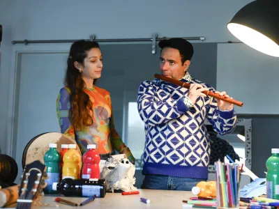 Kim Germ in Guillermo Escalante na svojih delavnicah za otroke in odrasle, ki jih spremlja glasba v živo, spodbujata k razvoju ustvarjalnosti kot vsakdanje prakse.&nbsp;