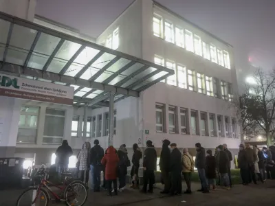  sprejem novih pacientov &ndash; vrsta do dveh novih zdravnic, ki bosta sprejeli 2.500 pacientov,&nbsp;- 06.01.2023 - Zdravstveni dom ZD Bežigrad, Kržičeva ulica 10 v Ljubljani&nbsp;//FOTO: Luka Cjuha