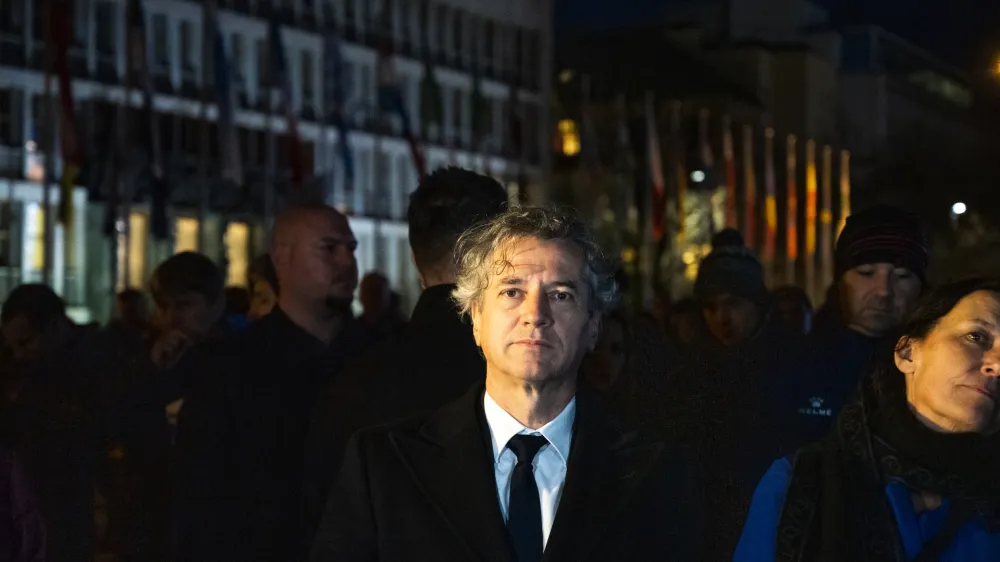 predsednik vlade Robert Golob - 10.01.2023 &ndash; Protest na Trgu republike - stavka pacientov v organizaciji civilne iniciative Glas ljudstva - protestni shod v okviru kampanje Ustavimo ru&scaron;enje javnega zdravstva! - //FOTO: Nik Erik Neubauer