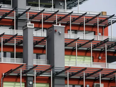 V DSU ocenjujejo, da so bila dosedanja prizadevanja pri gradnji stanovanj preozko zastavljena, saj niso podpirala potreb večine prebivalcev, tudi tistih, ki niso socialno ogroženi. Poleg tega so preveč temeljili na proračunskem financiranju. Fotografija je simbolična.