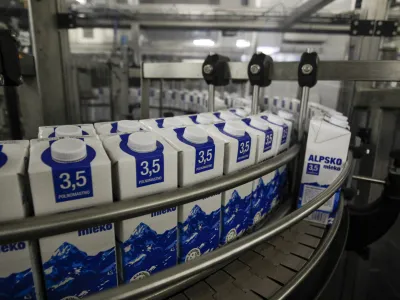 - proizvodnja &ndash; mlečni izdelki &ndash; mleko<br><br><br>- 03.07.2020 - Ljubljanske mlekarne, prehransko podjetje &ndash; mlekarna - mlekarska industrija, d.d. Tolstojeva 63, <br><br><br>//FOTO: Matjaž Ru&scaron;t