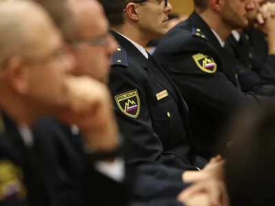 Sodi&scaron;ča pričanjem policistov praviloma verjamejo, saj kot uradne osebe uživajo zaupanje. Posamezniki to zaupanje včasih tudi zlorabijo.
