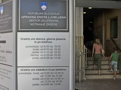 - Upravna enota Ljubljana -Tobačna ulica 5 - javna uprava  //FOTO: Tomaž Zajel&scaron;nik