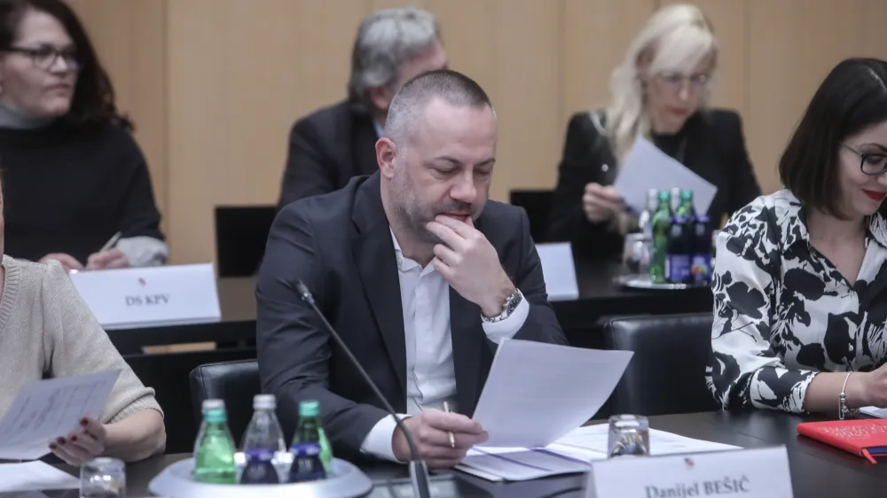 minister za zdravje in podpredsednik vlade Danijel Be&scaron;ić Loredan (GS)- 09.11.2022 &ndash; Brdo pri Kranju &ndash; 2. Vrh koalicije 2022 - srečanje koalicijskih partnerjev Gibanje Svoboda, SD in Levica - posvet poslancev strank vladne koalicije ter ministrske ekipe o aktualnih političnih zadevah //FOTO: Jaka Gasar