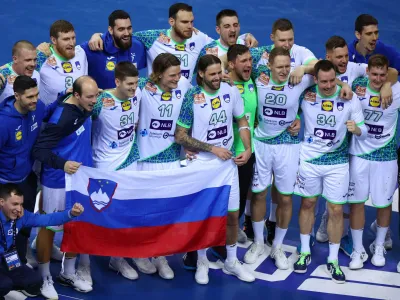 Slovenski rokometa&scaron;i so se z visoko zmago proti Črni gori poslovili od leto&scaron;njega svetovnega prvenstva.