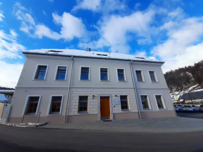 Prenova hi&scaron;e je bila zaradi spomeni&scaron;ke za&scaron;čite velik izziv tako za projektante kot izvajalce.&nbsp;