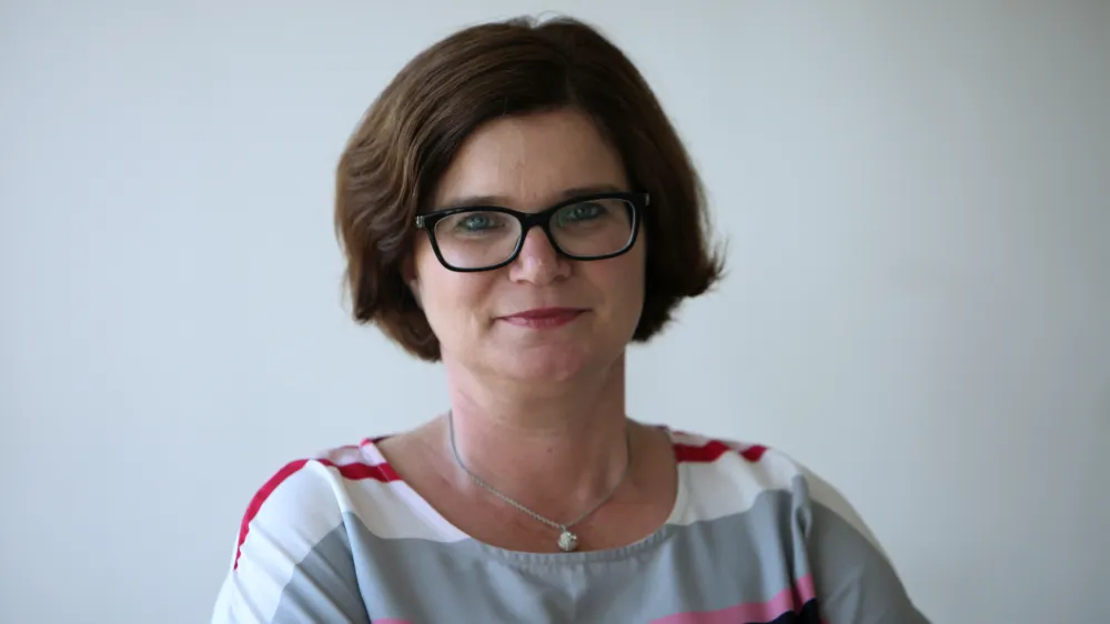 - 12.06.2017 - Meta Černoga, novinarka  - Nedeljski dnevnik 2017 - portreti za komentarje - novinarji - //FOTO: Toma Skale