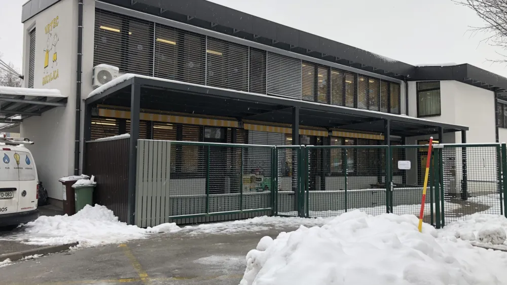 Prizidek gradijo na severovzhodni strani vrtca in bo zgrajen v dveh nadstropjih s skupno povr&scaron;ino približno 1250 kvadratnih metrov.