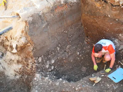 Od srede, 8. februarja, bodo v Mestnem muzeju Ljubljana na ogled najdbe izkopavanj, ki so lani poleti potekala na območju med &Scaron;tefanovo in Puharjevo ulico.