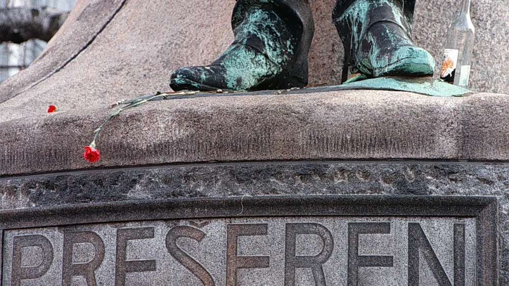 Pre&scaron;ernov spomenik, 