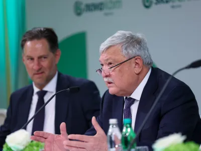 John Denhof, predsednik uprave Nove KBM, S&aacute;ndor Cs&aacute;nyi, predsednik upravnega odbora in glavni izvr&scaron;ni direktor OTP banke.