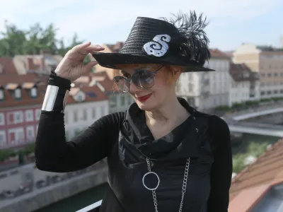 12.06.2015 - Josipa Lisac, hrva&scaron;ka diva - pevka, igralka in modna ikona - ena najbolj&scaron;ih in najatraktivnej&scaron;ih umetnic nekdanje Jugoslavije, ki se pona&scaron;a z več kot &scaron;tirimi desetletji uspe&scaron;ne kariere pred prihajajočem gala koncertom v ljubljanskih Križankah ///FOTO: Jaka Gasar