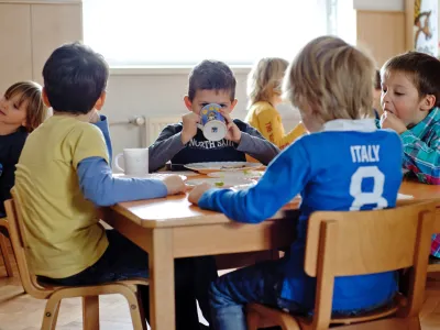 prehrana<br><br><br>- Vrtec Črnuče - zavod za pred&scaron;olsko vzgojo - pred&scaron;olski otroci - <br><br><br><br><br><br><br>//FOTO: Tomaž Zajel&scaron;nik