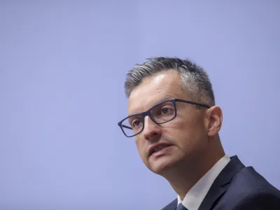 - 26.07.2022 &ndash; Marjan &Scaron;arec, igralec, radijski novinar, imitator in politik &ndash; nekdanji župan Kamnika od leta 2010 do 2018, nekdanji predsednik vlade od leta 2018 do 2020, minister za obrambo od 1. junija 2022 v 15. vladi RS pod vodstvom Roberta Goloba /FOTO: Jaka GasarOPOMBA: INTERVJU ZA OBJEKTIV 2022