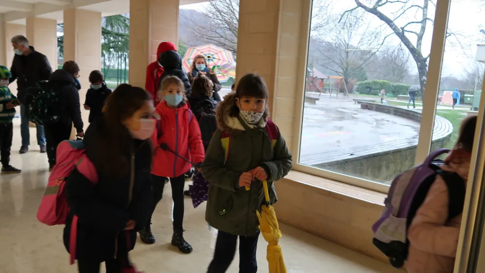 O&Scaron; Frana Erjavca Nova Gorica, ponovno vračanje otrok v &scaron;ole, &scaron;ola, učenci, &scaron;olarji