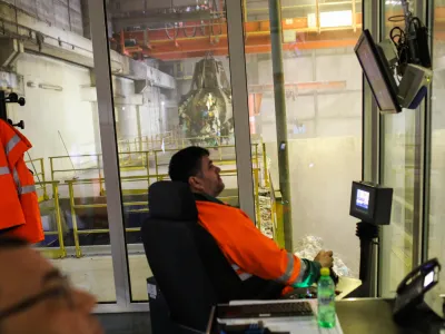 - ločevanje odpadkov &ndash;- reciklaža -- odpadki &ndash; smeti - - 11.03.2020 - Deponija Barje &ndash; Zbirni center JP VOKA Snaga &ndash; regijski center za ravnanje z odpadki RCERO - ljubljansko odlagali&scaron;če nenevarnih komunalnih odpadkov - Cesta dveh cesarjev 101, - reportažo o ločevanju odpadkov in reciklaži - //FOTO: Bojan Velikonja