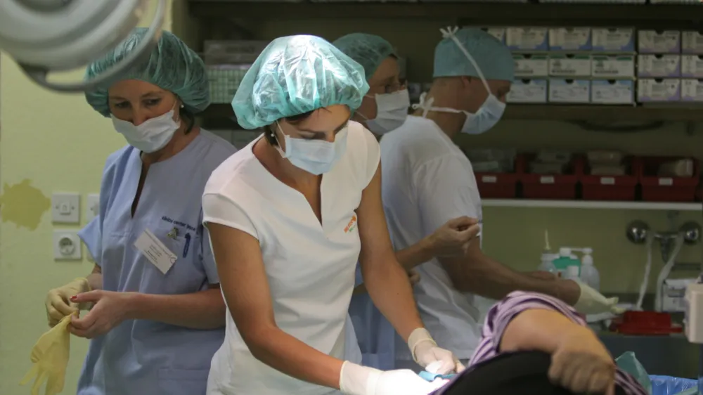 Urgenca UKC - Urgentni kirur&scaron;ki blok  - simbolična fotografija - zdravstvo - zdravniki -  ///FOTO: Luka Cjuha///FOTO: Luka Cjuha