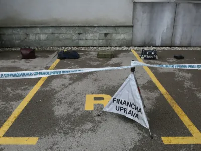 - simbolična fotografija - rezervirano parkiri&scaron;če - - - 13.04.2018 - Finančna uprava RS (FURS) - Dan odprtih vrat uradov Finančne uprave RS -  //FOTO: Luka Cjuha.