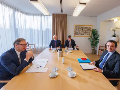 HANDOUT - 21 November 2022, Belgium, Brussels: EU Special representative for the Dialogue and other Western Balkan regional issues, Miroslav Lajcak (C-R) and EU&nbsp;High Representative for Foreign Affairs and Security Policy, Josep Borrell (C-L), chair the Belgrade-Pristina dialogue meeting with Serbian President Aleksandar Vucic (L)&nbsp;and Kosovar Prime Minister Albin Kurti at the EU&nbsp;headquarters in Brussels. Photo: Olivier Matthys/EU Council/dpa - ATTENTION: editorial use only and only if the credit mentioned above is referenced in full