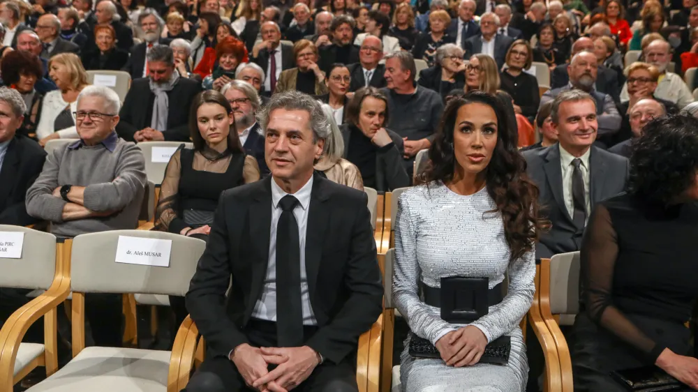 premier Robert Golobin Tina Gaber7.02.2023 - osrednja državna slovesnost na predvečer kulturnega praznika s podelitvijo Pre&scaron;ernovih nagrad in nagrad Pre&scaron;ernovega sklada, na kateri bo slavnostni govornik predsednik upravnega odbora Pre&scaron;ernovega sklada FOTO: Luka Cjuha
