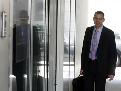 minister za finance dr. Uro&scaron; Čufer (PS),  - 09.5.2013 - Seja Vlade - vlada zaključila obravnavo programa stabilnosti in nacionalnega reformnega programa ter oba ključna programska dokumenta za izhod iz krize //FOTO: Bojan Velikonja