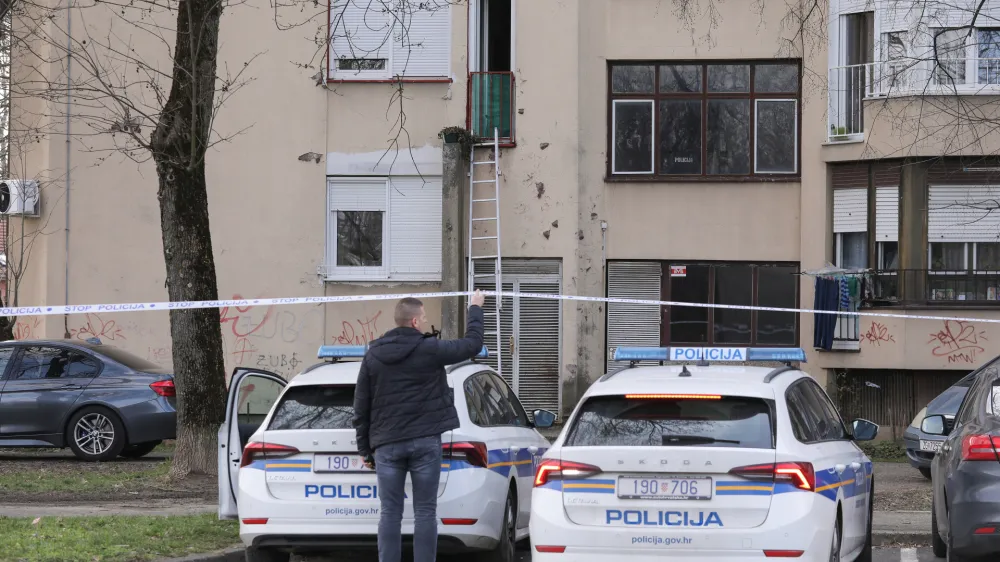 Mo&scaron;ki se je sorodnikom zadnjič oglasil na telefon v petek, v nedeljo popoldne pa so ga policisti na&scaron;li umorjenega.