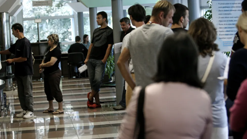 - Zavod RS za zaposlovanje- prosta delovna mesta, Parmova ulica 32 //FOTO: Matej Pov&scaron;e