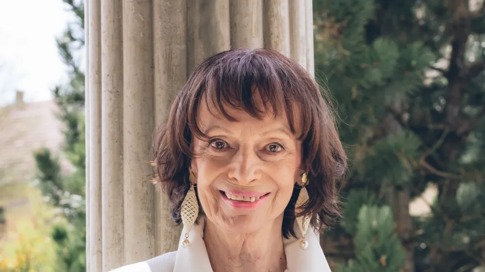 Manca Ko&scaron;ir - sličica za napoved članka